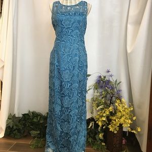 Adrianna Papell Lace Dress W/Shoulder Wrap